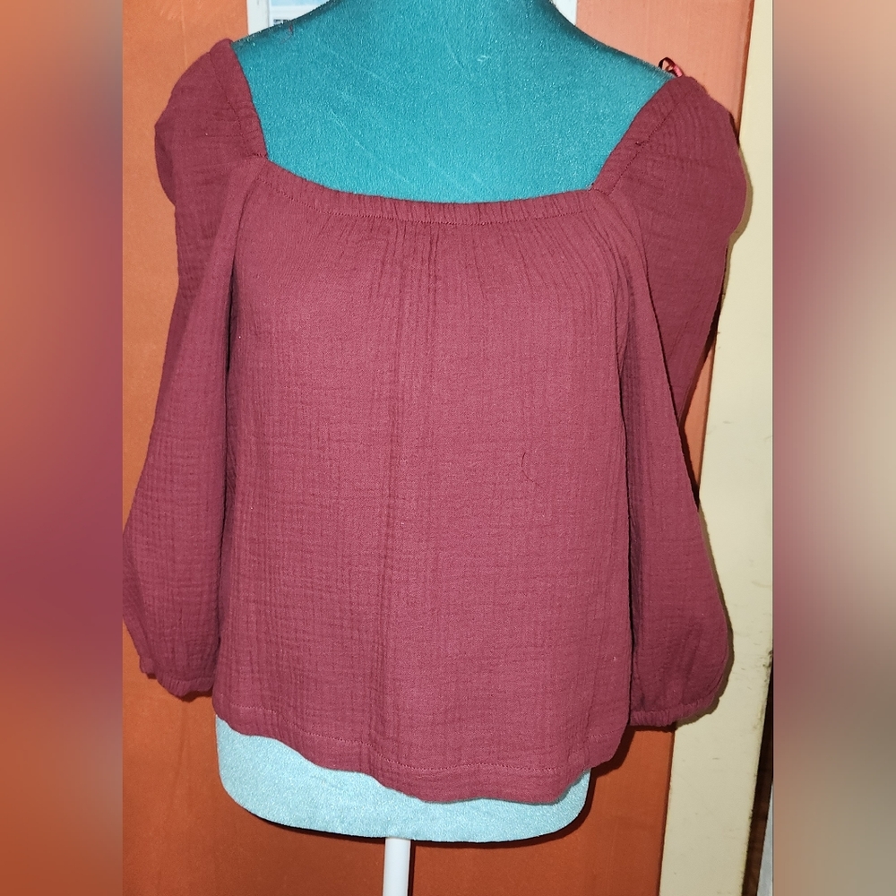 🆕️ CHELSEA & THEODORE Long sleeve of shoulder blouse NWT